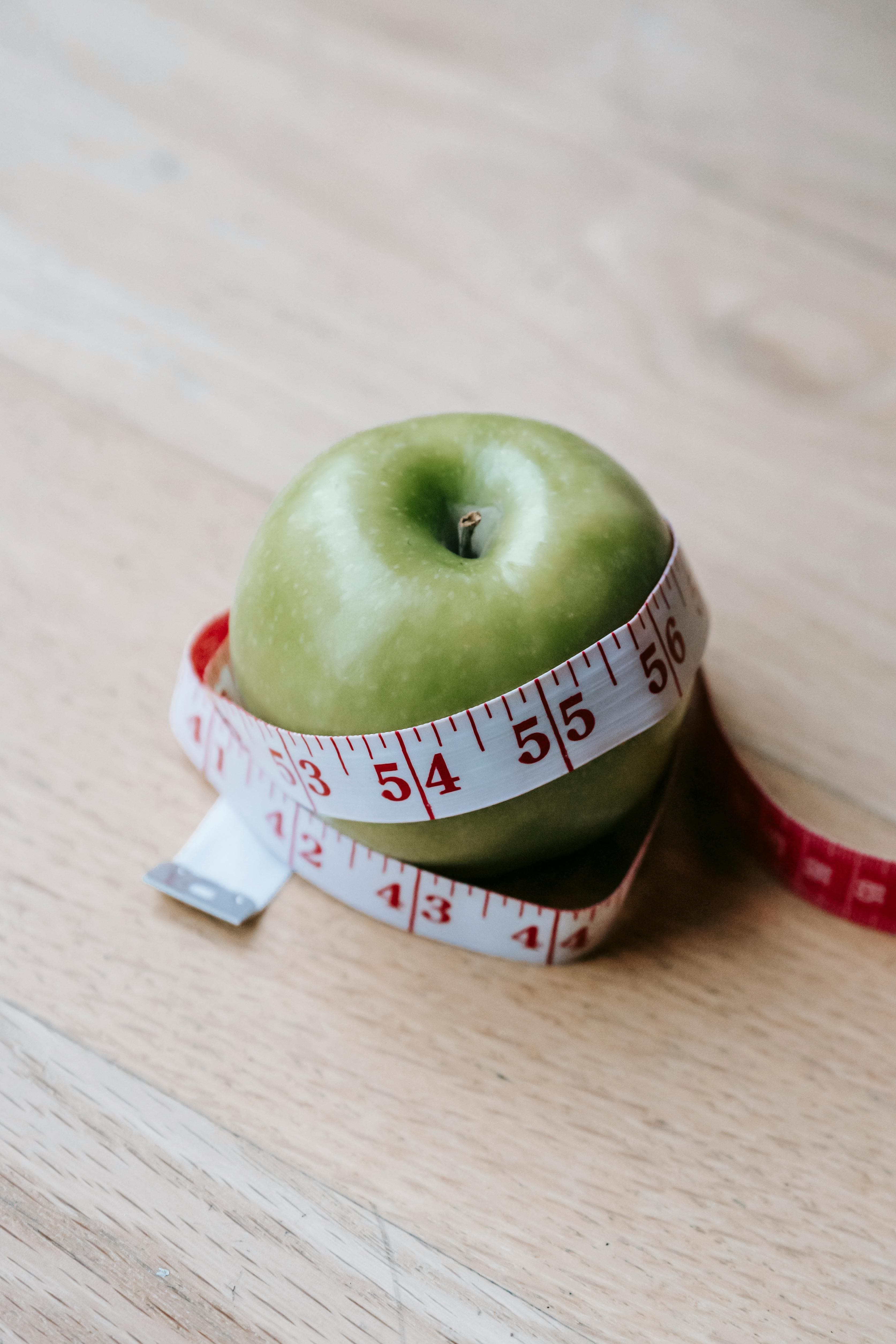 How Many Calories Should I Eat to Lose Weight? (Complete Science-Based Guide + Examples) — blog cover: nutrition, calories, and healthy eating tips