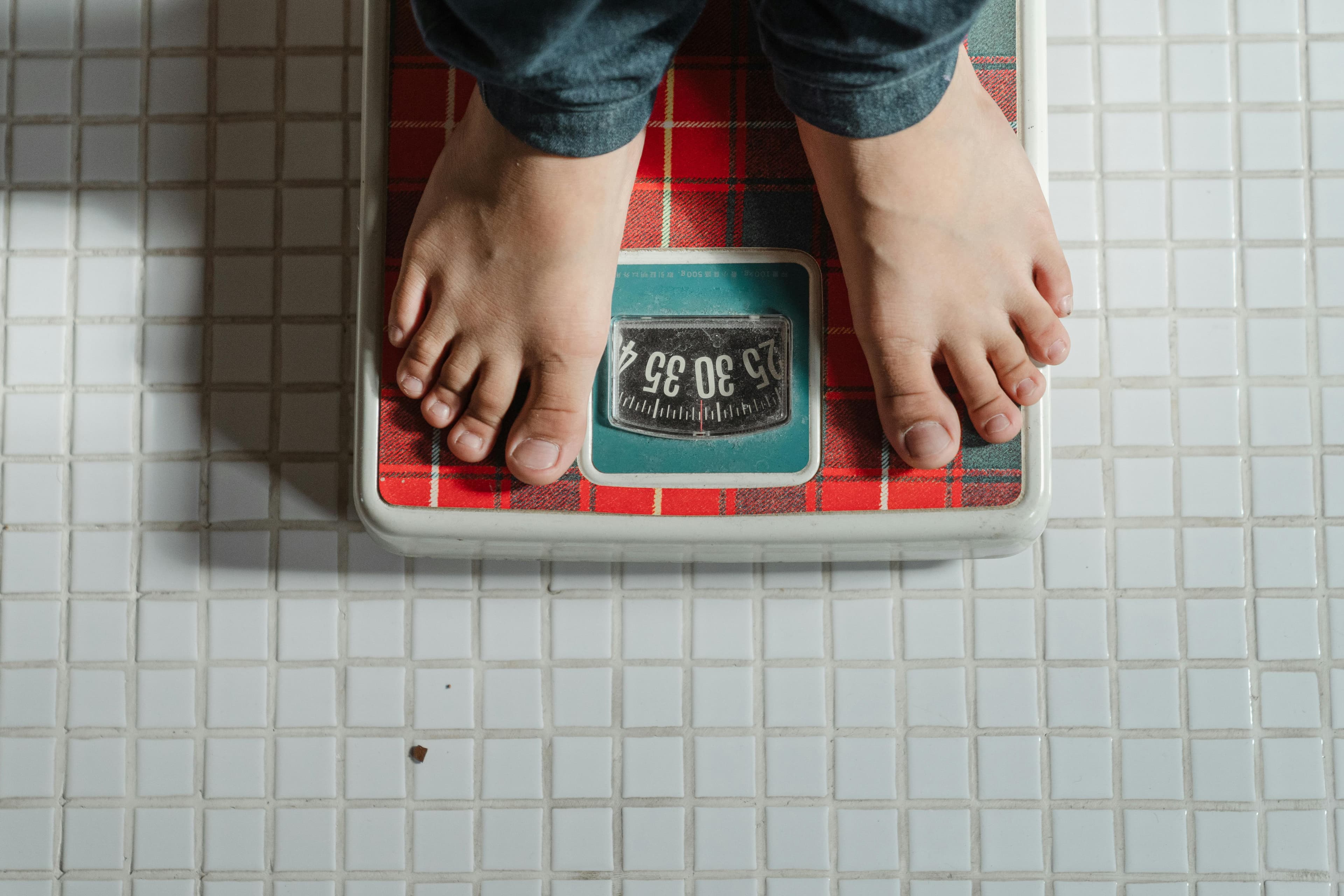 Why Weight Loss Slows Down After a Few Weeks (and What to Do About It) — blog cover: nutrition, calories, and healthy eating tips