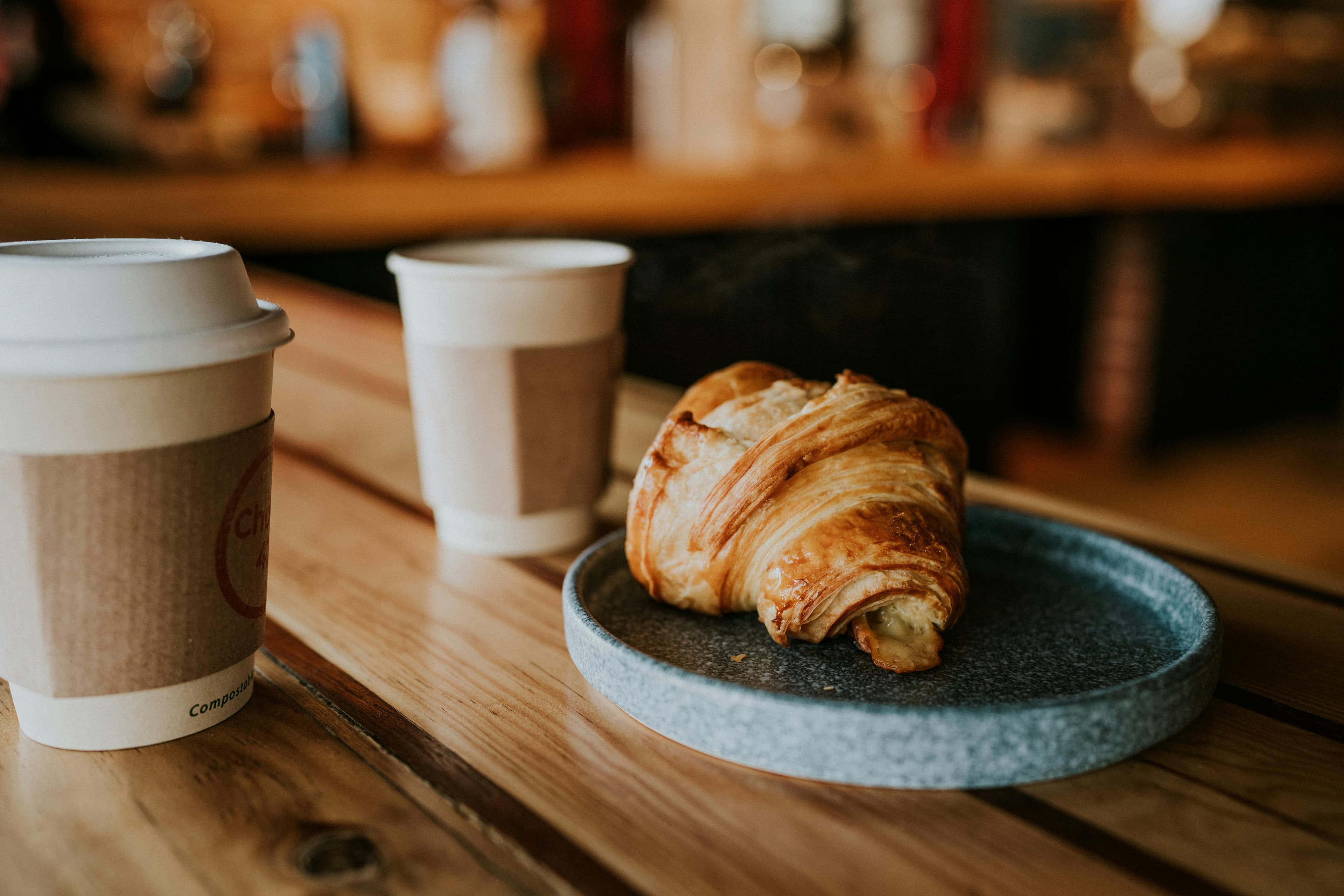 How to Eat Out and Still Lose Weight — blog cover: nutrition, calories, and healthy eating tips