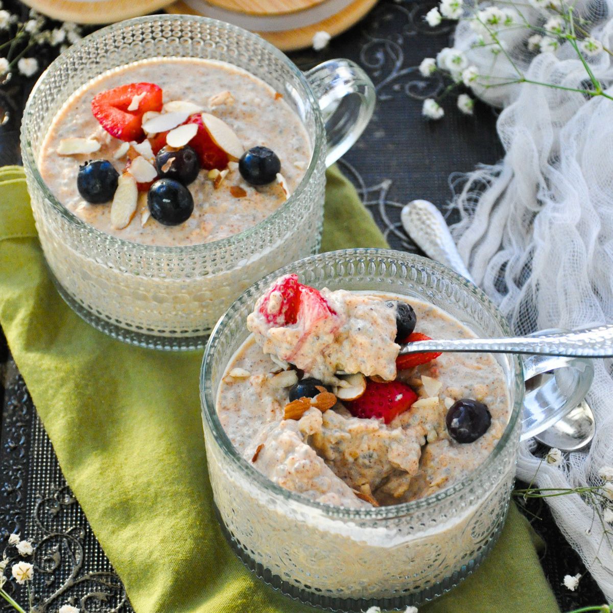 20 High-Protein Low-Calorie Breakfast Ideas (Under 400 Calories) | Eati: [Overnight Oats with Protein](/blog/overnight-oats-protein-recipe) — illustration for this section